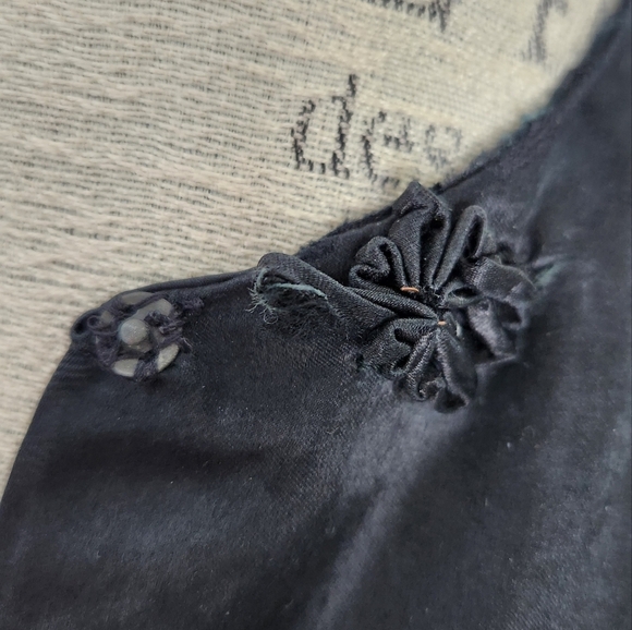 Vintage Embroidered Silk Satin Vest - Picture 13 of 15